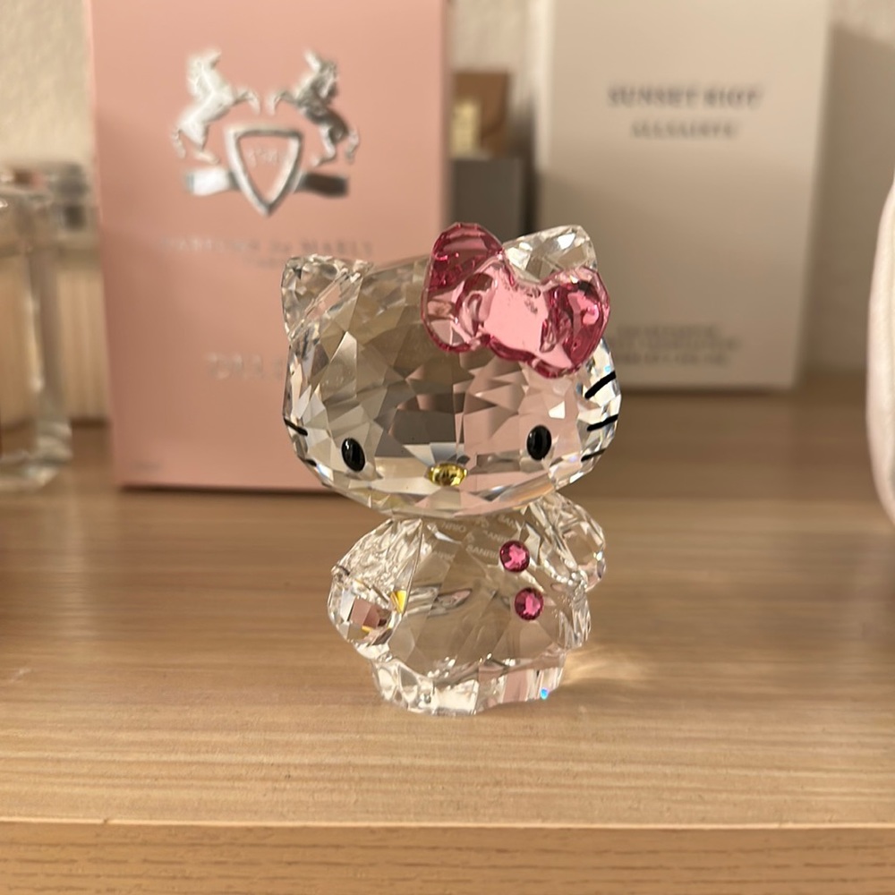 Swarovski Hello Kitty With Pink Bow
